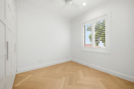 Art Deco Charm Meets Bondi Coastal Living - Photo 2