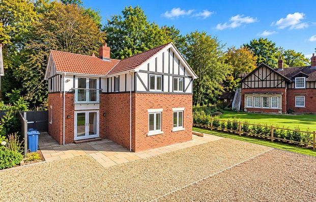 3 bedroom detached house to rent - Photo 1