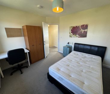 Wycliffe Avenue, Tang Hall - P2045 - Photo 4