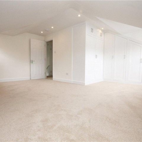 Percy Road, London - Photo 1