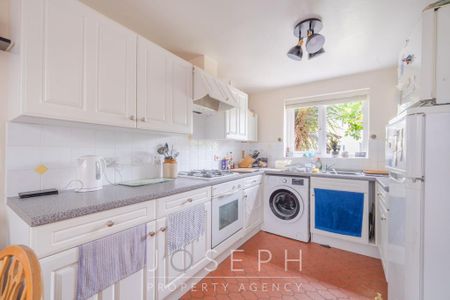 1 bedroom in a house share to rent - Photo 5