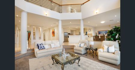 Live on an exclusive island on the Tweed River - Photo 2