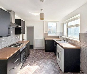 4 bedroom terraced house to rent - Photo 4
