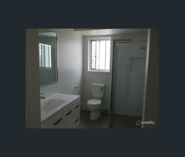 Immaculately Presented Family Home! - Photo 5