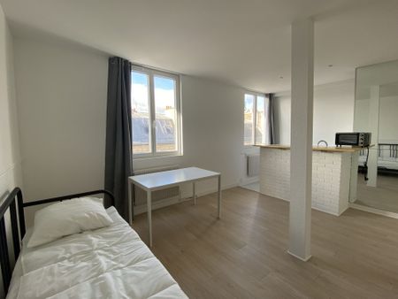 Location Appartement 1 pièce 24m² PARIS 8ème - Photo 3