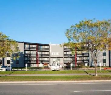 RENOVATED 2 Bedroom Apartment All Inclusive With Internet | 1421 Br... - Photo 1