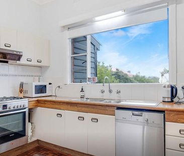 Charming 2-Bedroom Home in Prime Mornington Location - Options avai... - Photo 1