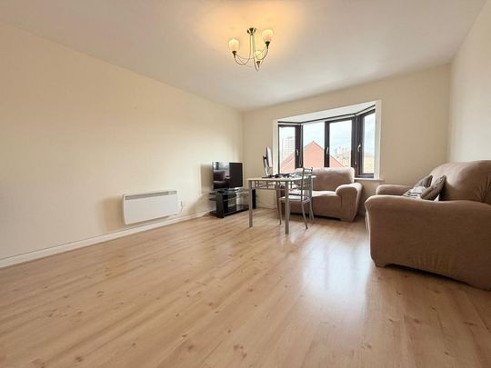 2 bedroom flat to rent - Photo 1
