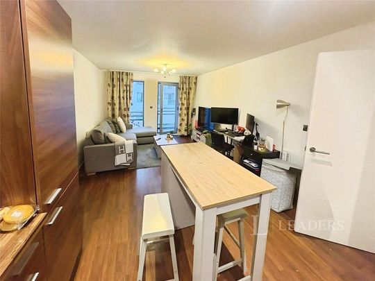 1 bedroom flat to rent - Photo 1