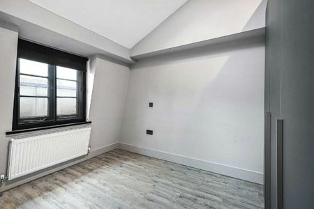 Whitechapel High Street, Aldgate, E1 - Photo 4