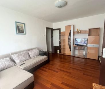 Apartament 3 camere, etaj 2, zona Lama - Fotografie 2