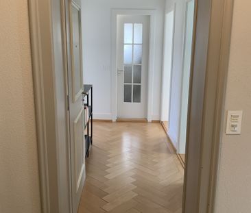 APPARTEMENT 21/2 PIÈCES À ZURICH - DISTRICT 2 WOLLISHOFEN, MEUBLÉ, ... - Photo 2