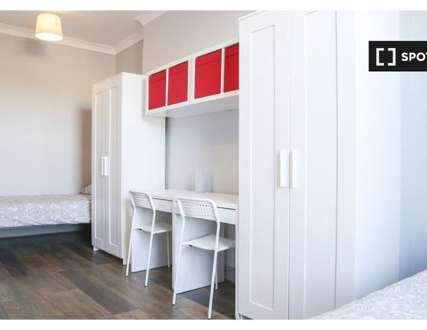 Room in a shared 8-bedroom apartment, Inns Quay, Dublin - Photo 1