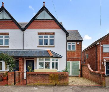 3 bedroom semi-detached house to rent - Photo 5