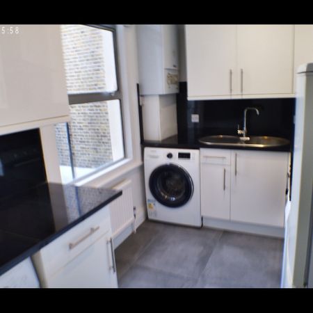 1 Bed Flat, Portnall Road, W9 - Photo 3