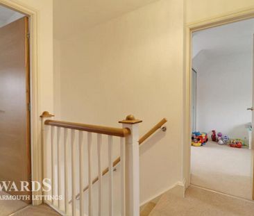 3 bedroom end of terrace house to rent - Photo 2