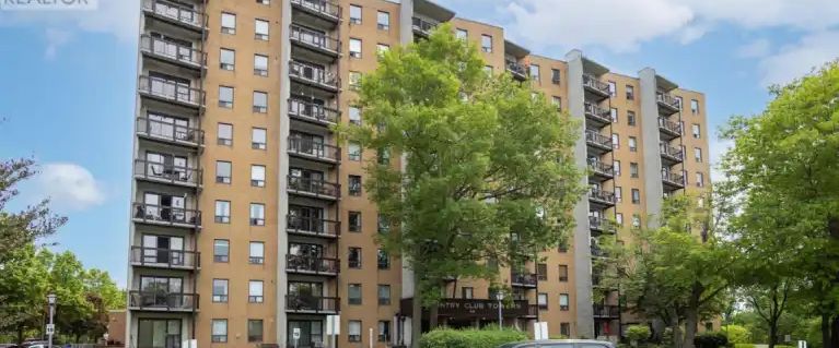 909 - 66 GREENVIEW DRIVE | 909 - 66 GREENVIEW DRIVE, Kingston - Photo 1