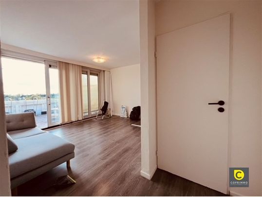 Instapklaar dakappartement met ruim terras! - Photo 1