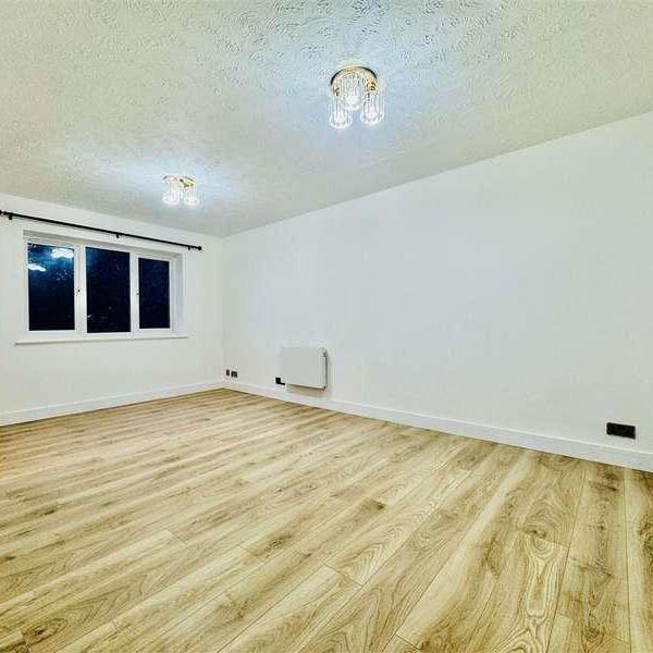 Gade Close, Rickmansworth Road, Watford, WD18 - Photo 1