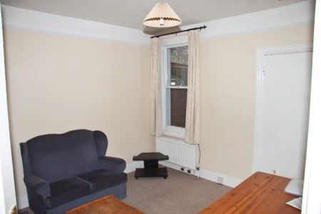 Springfield Road, Cambridge £2,200 pcm ⓘ The monthly or weekly payment required by the landlord. Read our glossary page , 4 bedrooms, mid terrace house, to let * Tenant info - Photo 2