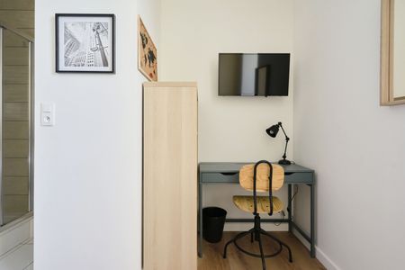 LEONE LALIRE B3 Roommate 3 Bedrooms at Reims - Photo 4