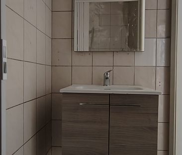 Schöne, komplett renovierte 1-Schlafzimmer-Wohnung in Lichtenbusch - Photo 3