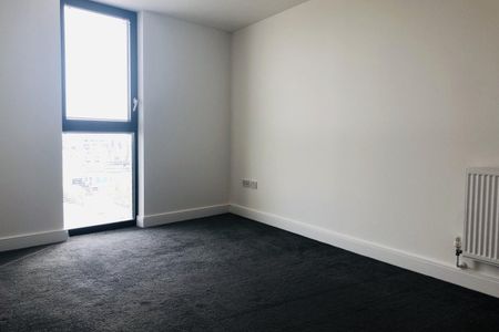 Century Tower, Shire Gate, Chelmsford - Photo 2