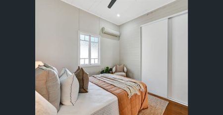 MODERN 3 BEDROOM HOME + CENTRAL LOCATION + CLASSIC CHARACTER! - Photo 5