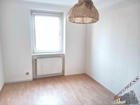 2700 Wr. Neustadt, unbefristete Hauptmiete 80m² neu renoviert, 3 Zimmer , Balkon - Photo 2