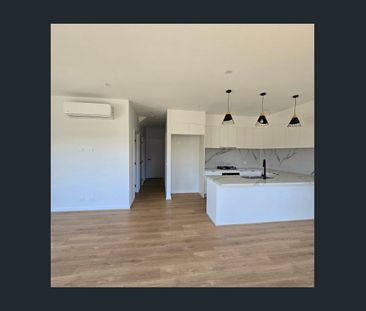 Comfortable Walk to Springvale - Photo 4