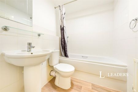 1 bedroom house to rent Aviation Avenue, Hatfield, Hertfordshire, AL10 - Photo 5