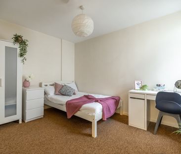 7 Bed Flat, Trafalgar Street, S1 - Photo 3