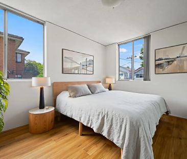 Sundrenched With Extra Large Proportions - Photo 5