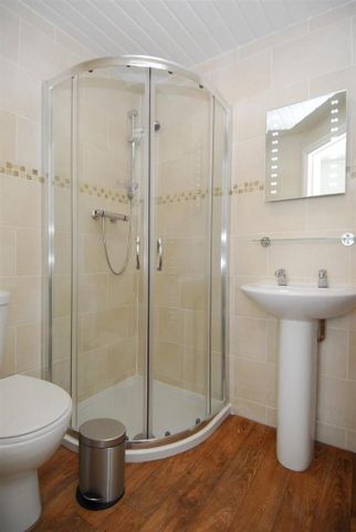 13 bedroom terraced house to rent - Photo 2