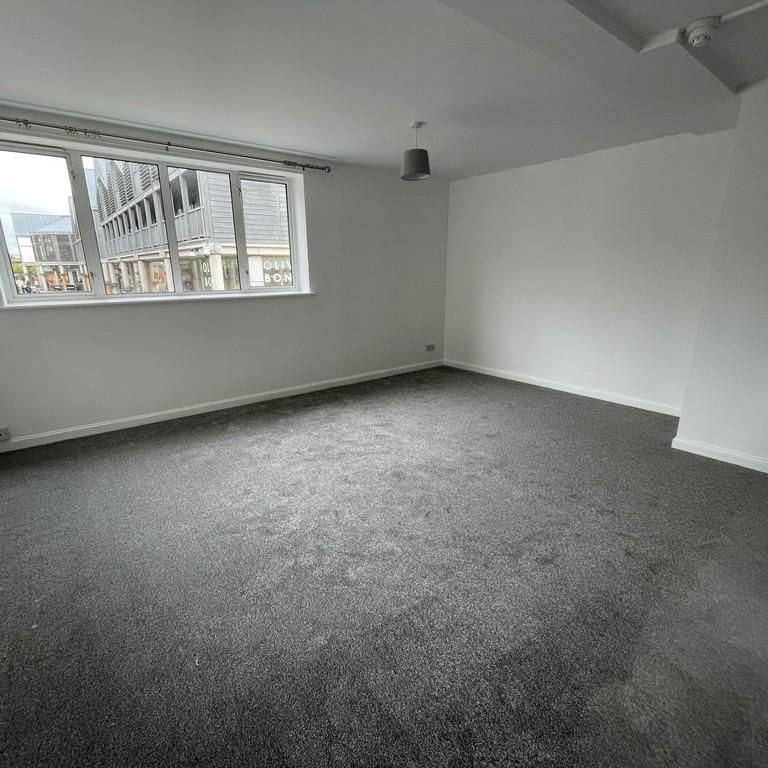 3 bedroom flat to rent - Photo 1