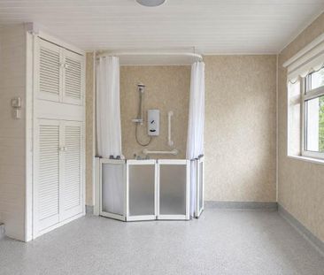 4 bedroom detached house to rent - Photo 6