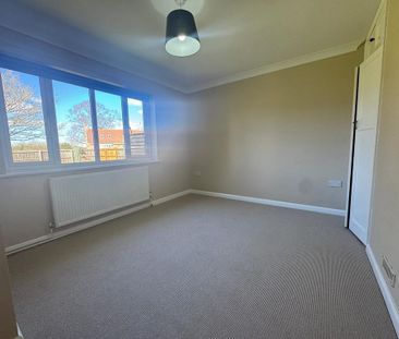 4 bedroom detached bungalow to rent - Photo 3