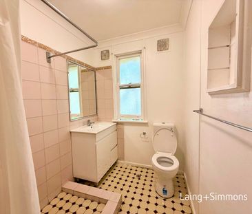 Comfortable family home in a convenient location - Photo 2