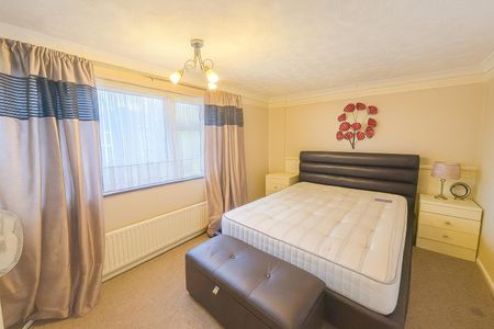 Martian Avenue, HP2 5PL, Hemel Hempstead - Photo 5