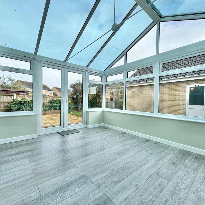 3 bedroom house to rent Beccles Road, Bradwell, NR31 - Photo 1