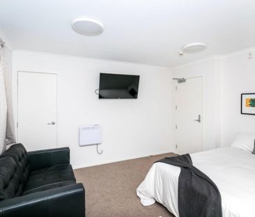Convenient Studio Living on Beatty Street - Photo 4