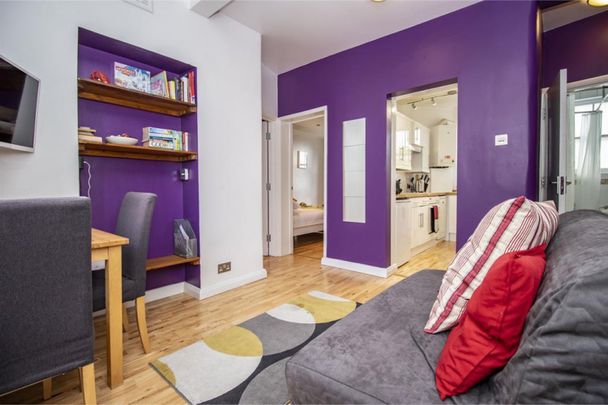 2 bedroom Flat To Let - Photo 1