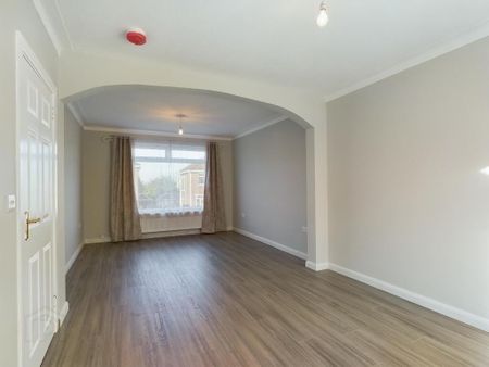 28 Cleveley Park, Four Winds, Belfast, BT8 6NB - Photo 2