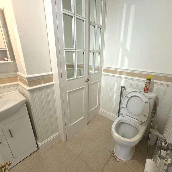 London Road, Feltham, TW14 - Photo 1