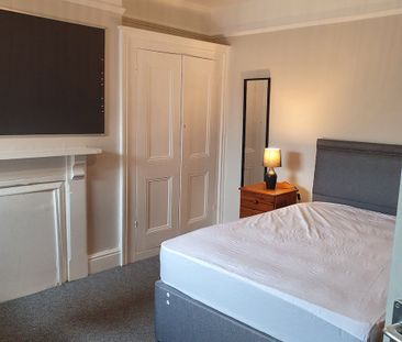 6 bedroom house - Photo 2