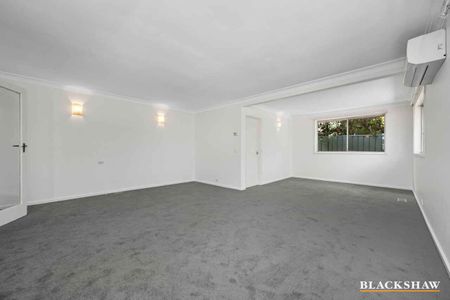 Family Home, great location, in picturesque surroundings - Photo 5