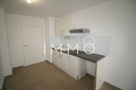 Location Appartement 2 pièces 39m² MARSEILLE 8ème - Photo 5