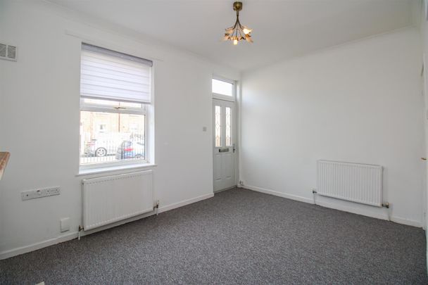 Dalefield Avenue, Normanton - Photo 1