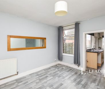 3 bedroom mid-terrace to rent Oversetts Road, Newhall - Photo 2