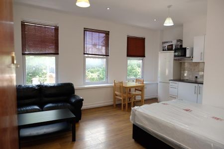 Studio to rent - Photo 5